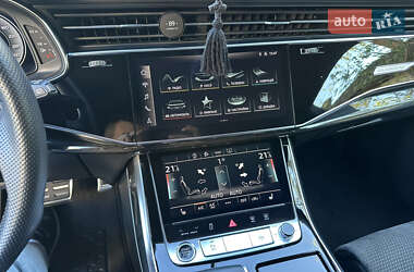 Внедорожник / Кроссовер Audi Q8 2020 в 
