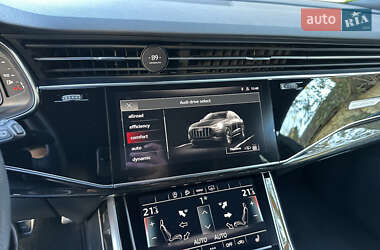 Внедорожник / Кроссовер Audi Q8 2020 в 