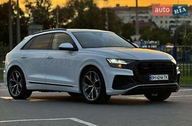 Позашляховик / Кросовер Audi Q8 2019 в Києві