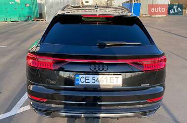 Позашляховик / Кросовер Audi Q8 2022 в 