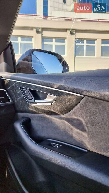 Внедорожник / Кроссовер Audi Q8 2018 в Одессе