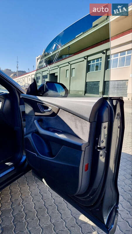 Внедорожник / Кроссовер Audi Q8 2018 в Одессе