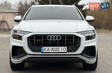 Внедорожник / Кроссовер Audi Q8 2021 в 