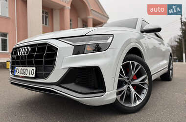 Внедорожник / Кроссовер Audi Q8 2021 в 