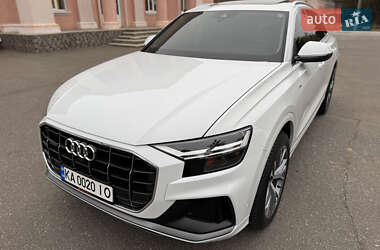 Внедорожник / Кроссовер Audi Q8 2021 в 