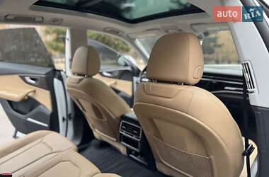 Внедорожник / Кроссовер Audi Q8 2021 в 