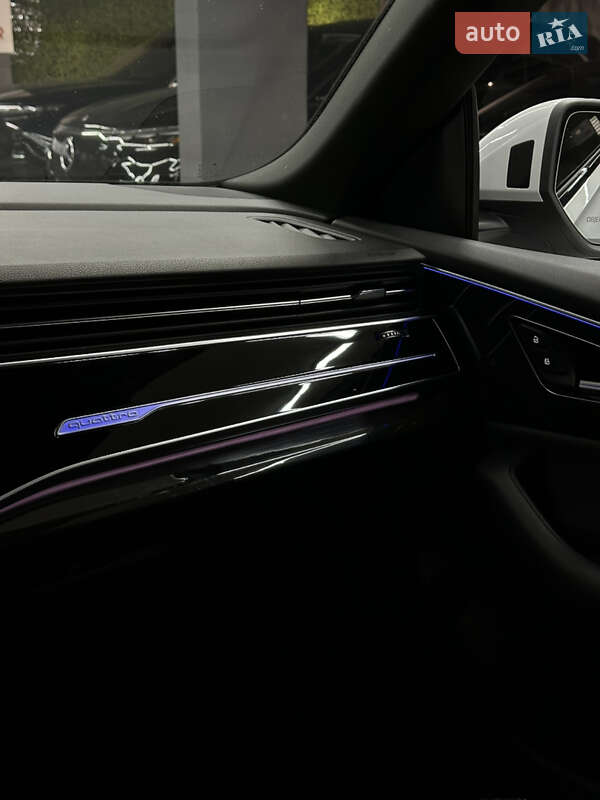 Позашляховик / Кросовер Audi Q8 2018 в Одесі