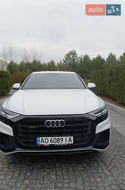 Позашляховик / Кросовер Audi Q8 2019 в Дніпрі