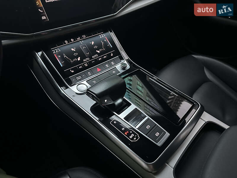 Внедорожник / Кроссовер Audi Q8 2019 в Киеве