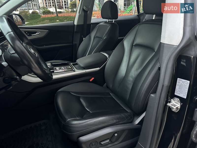 Внедорожник / Кроссовер Audi Q8 2019 в Киеве