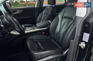 Внедорожник / Кроссовер Audi Q8 2019 в 
