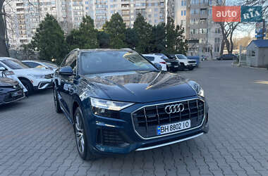 Позашляховик / Кросовер Audi Q8 2019 в 