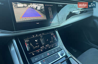 Позашляховик / Кросовер Audi Q8 2019 в 