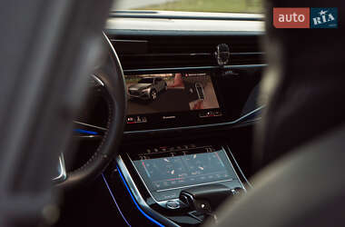Внедорожник / Кроссовер Audi Q8 2019 в 