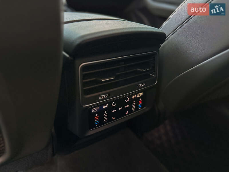 Внедорожник / Кроссовер Audi Q8 2019 в Ивано-Франковске