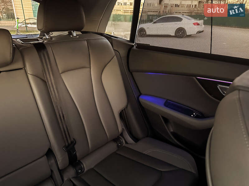 Внедорожник / Кроссовер Audi Q8 2019 в Ивано-Франковске