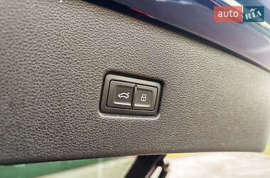 Внедорожник / Кроссовер Audi Q8 2019 в 