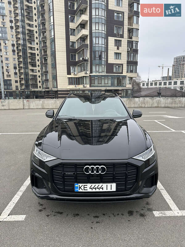 Внедорожник / Кроссовер Audi Q8 2019 в Киеве