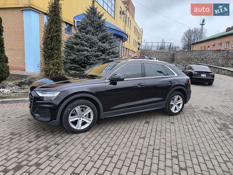 Позашляховик / Кросовер Audi Q8 2019 в Зміїві