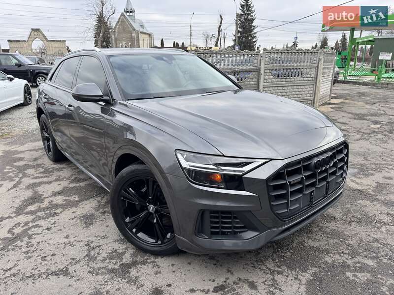 Внедорожник / Кроссовер Audi Q8 2018 в 