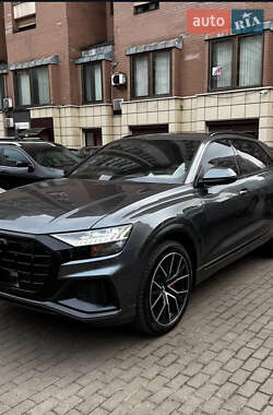 Внедорожник / Кроссовер Audi Q8 2018 в 