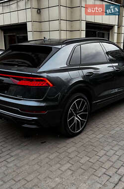 Внедорожник / Кроссовер Audi Q8 2018 в 