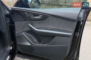 Внедорожник / Кроссовер Audi Q8 2019 в 