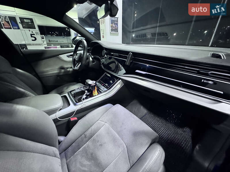Внедорожник / Кроссовер Audi Q8 2019 в Киеве