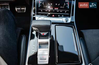 Внедорожник / Кроссовер Audi Q8 2018 в 