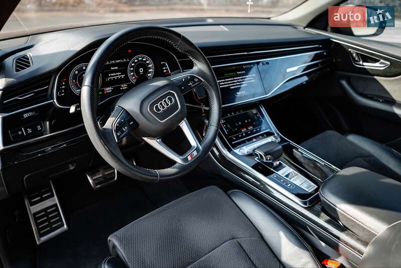 Позашляховик / Кросовер Audi Q8 2018 в Києві