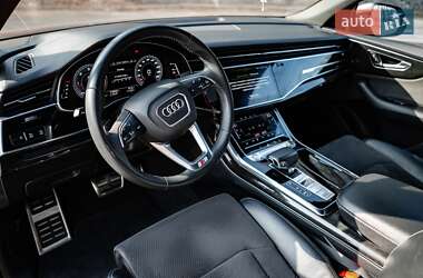 Внедорожник / Кроссовер Audi Q8 2018 в 