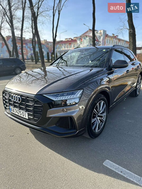 Внедорожник / Кроссовер Audi Q8 2019 в Киеве