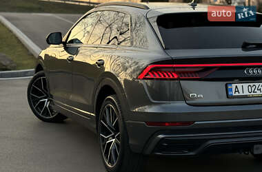 Позашляховик / Кросовер Audi Q8 2019 в 