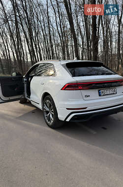 Внедорожник / Кроссовер Audi Q8 2019 в 