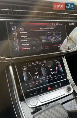 Внедорожник / Кроссовер Audi Q8 2019 в 