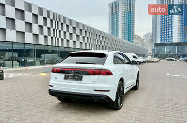 Внедорожник / Кроссовер Audi Q8 2025 в 