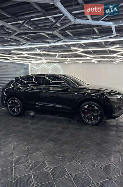 Внедорожник / Кроссовер Audi Q8 2023 в 