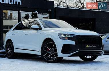 Внедорожник / Кроссовер Audi Q8 2023 в 