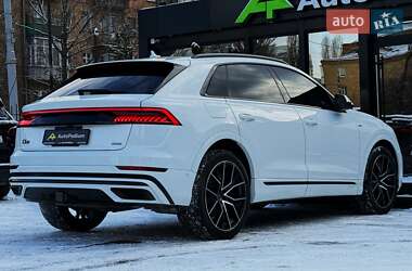 Внедорожник / Кроссовер Audi Q8 2023 в 