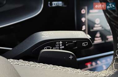 Внедорожник / Кроссовер Audi Q8 2023 в 