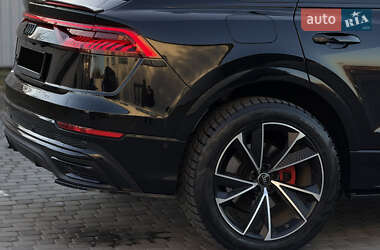Внедорожник / Кроссовер Audi Q8 2018 в 