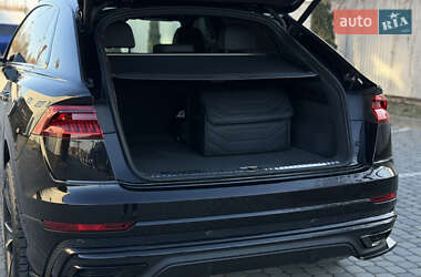 Внедорожник / Кроссовер Audi Q8 2018 в 
