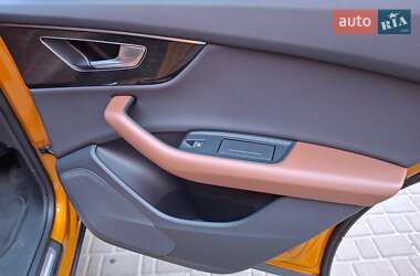 Внедорожник / Кроссовер Audi Q8 2019 в 