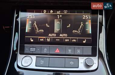 Внедорожник / Кроссовер Audi Q8 2019 в 