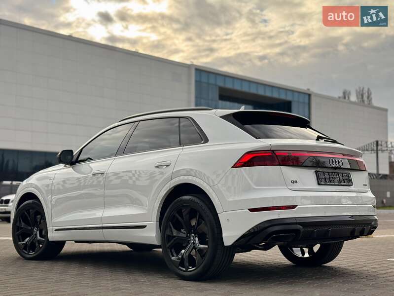 Внедорожник / Кроссовер Audi Q8 2025 в Одессе