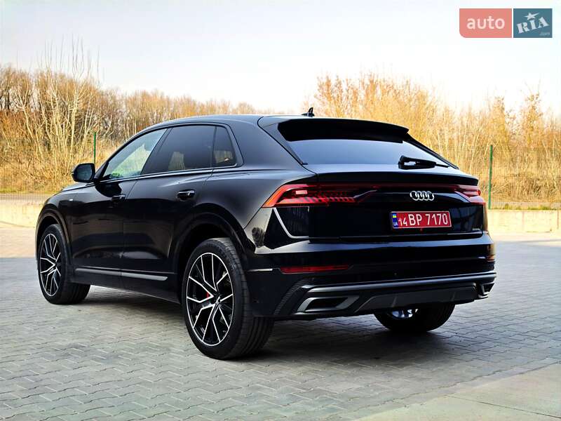Внедорожник / Кроссовер Audi Q8 2018 в Ровно