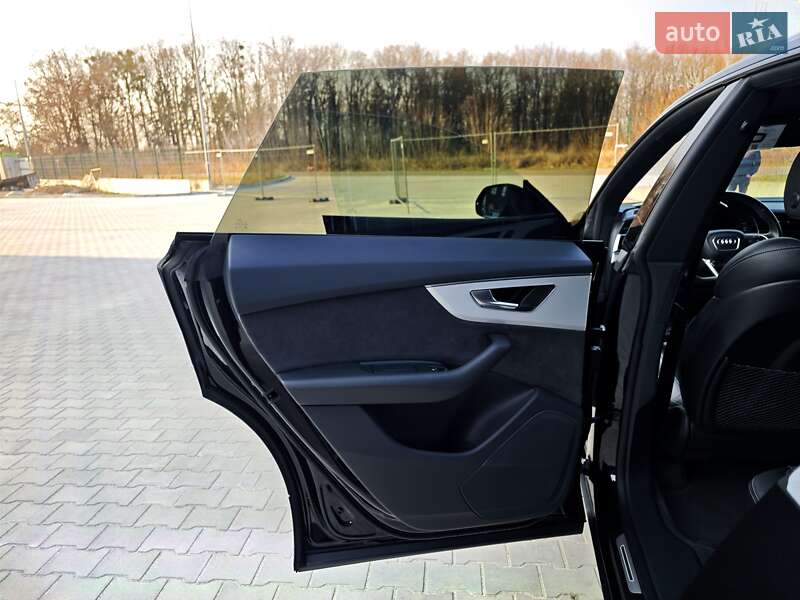 Внедорожник / Кроссовер Audi Q8 2018 в Ровно