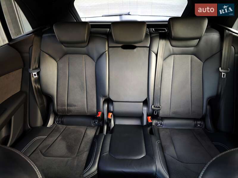 Внедорожник / Кроссовер Audi Q8 2018 в Ровно