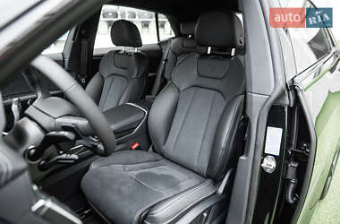 Позашляховик / Кросовер Audi Q8 2025 в 