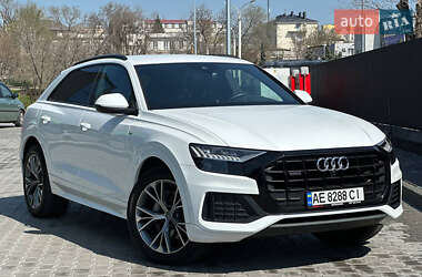 Внедорожник / Кроссовер Audi Q8 2020 в 